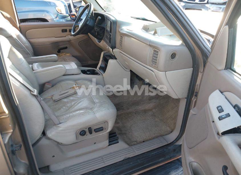Photo 5 of 2001 Chevrolet Tahoe LT (VIN 1GNEK13TX1J132956)