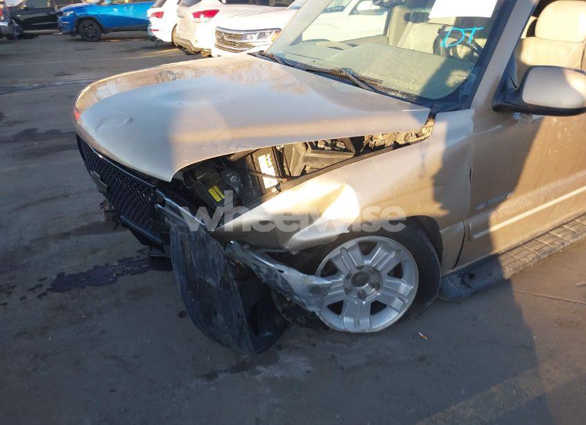 Photo 6 of 2001 Chevrolet Tahoe LT (VIN 1GNEK13TX1J132956)