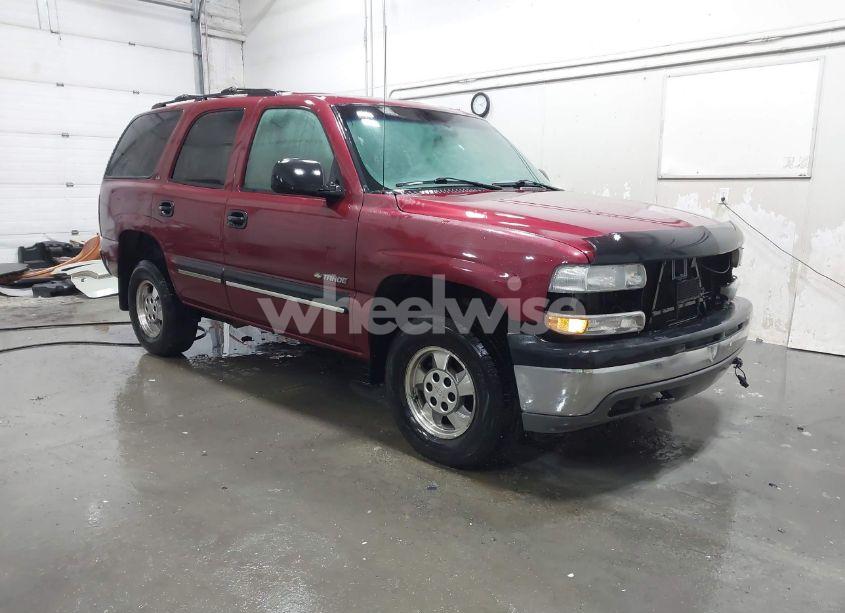 2001 Chevrolet Tahoe LS (VIN 1GNEK13TX1J171028) main photo