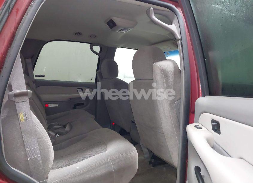 Photo 8 of 2001 Chevrolet Tahoe LS (VIN 1GNEK13TX1J171028)