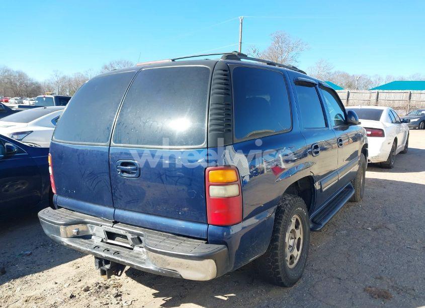Photo 4 of 2001 Chevrolet Tahoe LT (VIN 1GNEK13TX1J178321)