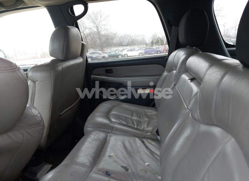 Photo 8 of 2001 Chevrolet Tahoe LT (VIN 1GNEK13TX1J178321)