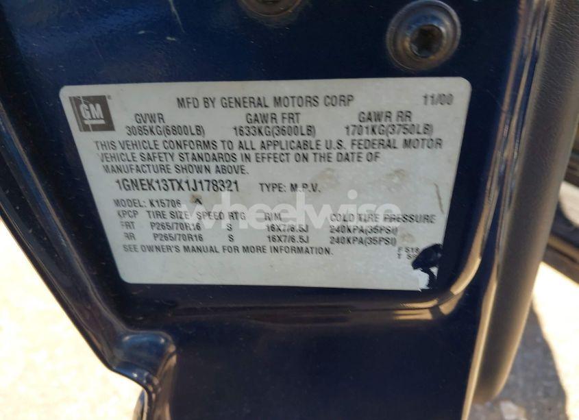 Photo 9 of 2001 Chevrolet Tahoe LT (VIN 1GNEK13TX1J178321)