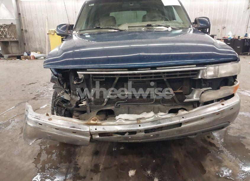 Photo 6 of 2001 Chevrolet Tahoe LT (VIN 1GNEK13TX1R108982)