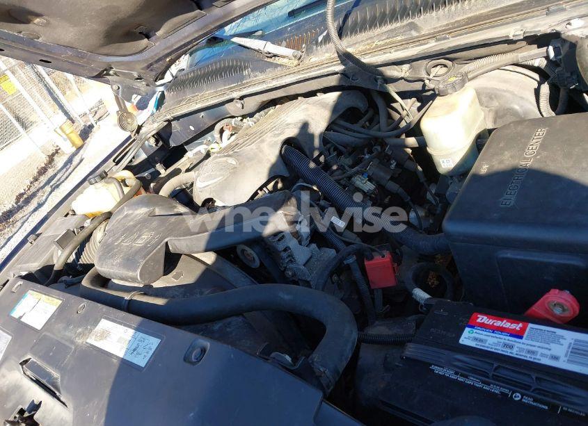 Photo 10 of 2001 Chevrolet Tahoe LT (VIN 1GNEK13TX1R169037)