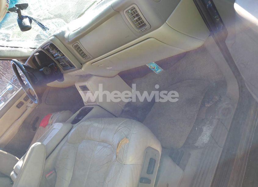 Photo 5 of 2001 Chevrolet Tahoe LT (VIN 1GNEK13TX1R169037)