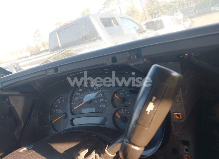 Photo 7 of 2004 Chevrolet Tahoe LT (VIN 1GNEK13TX4J147705)