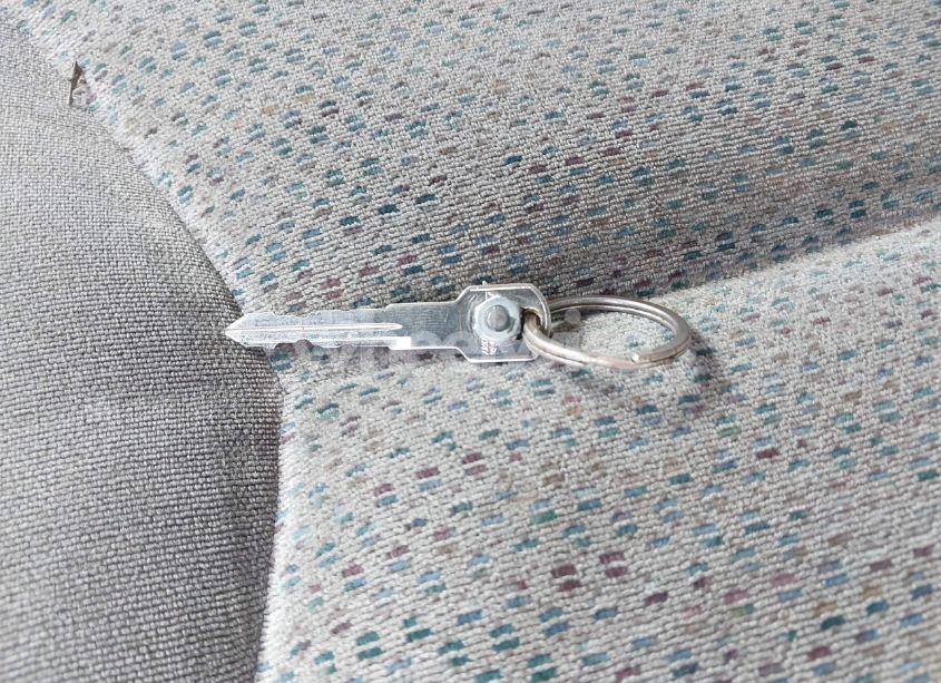 Photo 11 of 2004 Chevrolet Tahoe LS (VIN 1GNEK13TX4J331767)