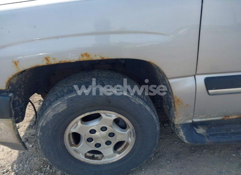 Photo 13 of 2004 Chevrolet Tahoe LS (VIN 1GNEK13TX4J331767)