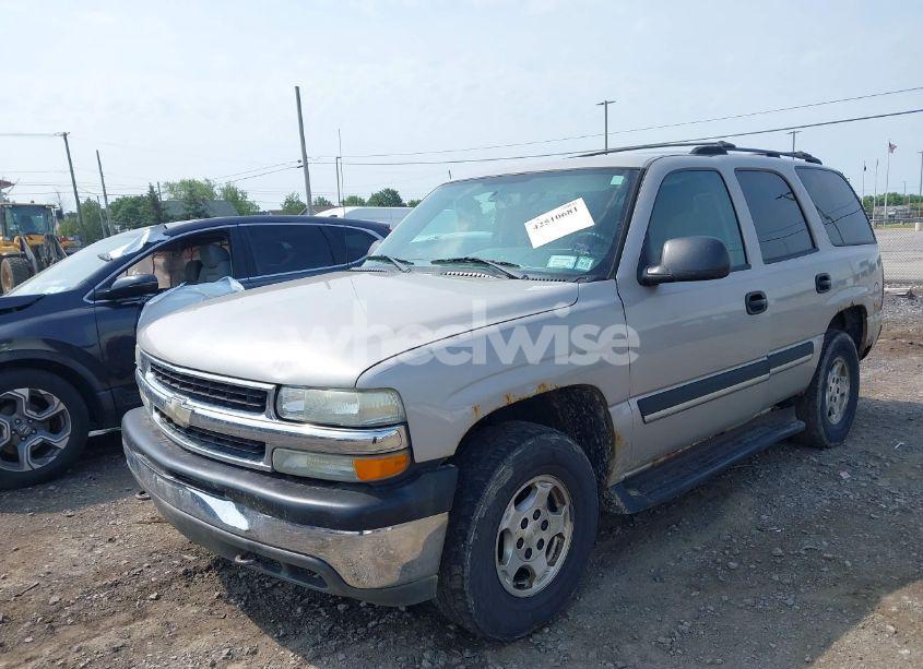 Photo 2 of 2004 Chevrolet Tahoe LS (VIN 1GNEK13TX4J331767)