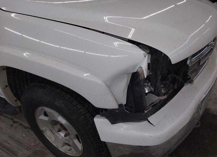 Photo 6 of 2005 Chevrolet Tahoe LT (VIN 1GNEK13TX5J164750)