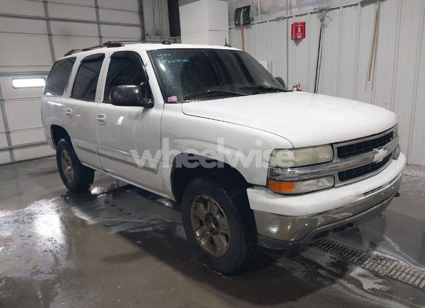 2005 Chevrolet Tahoe LT (VIN 1GNEK13TX5R139378) main photo