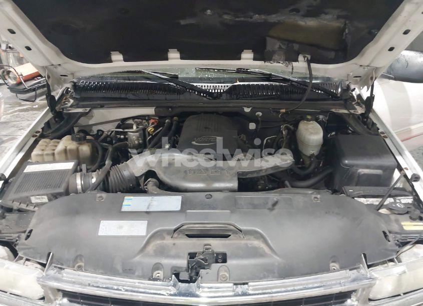 Photo 10 of 2005 Chevrolet Tahoe LT (VIN 1GNEK13TX5R139378)