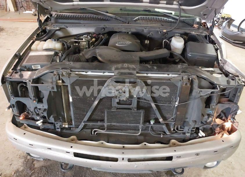 Photo 10 of 2005 Chevrolet Tahoe Z71 (VIN 1GNEK13TX5R263358)