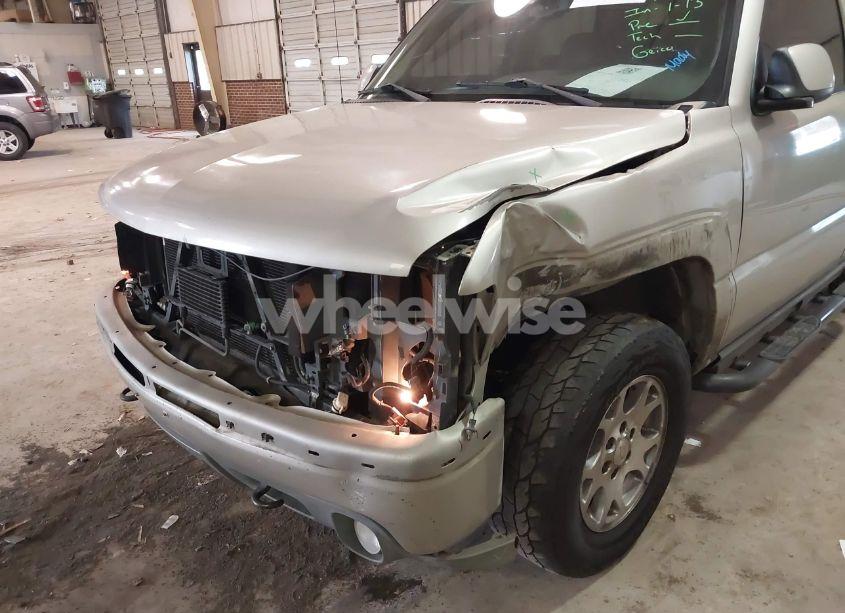 Photo 12 of 2005 Chevrolet Tahoe Z71 (VIN 1GNEK13TX5R263358)