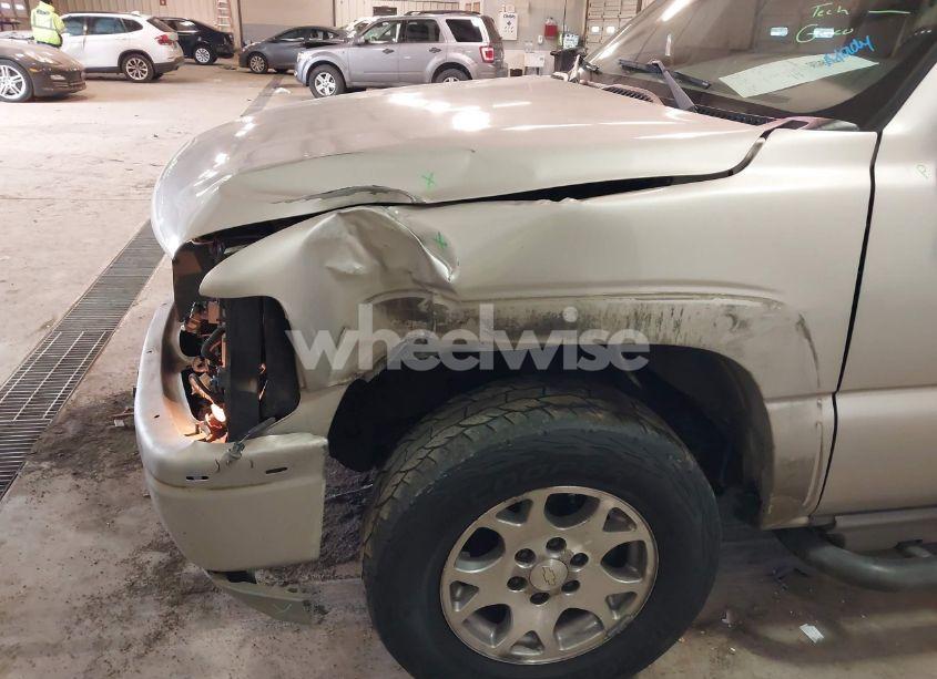 Photo 6 of 2005 Chevrolet Tahoe Z71 (VIN 1GNEK13TX5R263358)