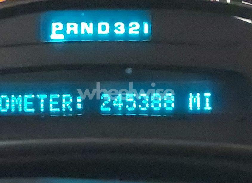 Photo 7 of 2005 Chevrolet Tahoe Z71 (VIN 1GNEK13TX5R263358)