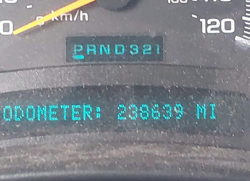 Photo 15 of 2004 Chevrolet Tahoe LS (VIN 1GNEK13V04R112450)