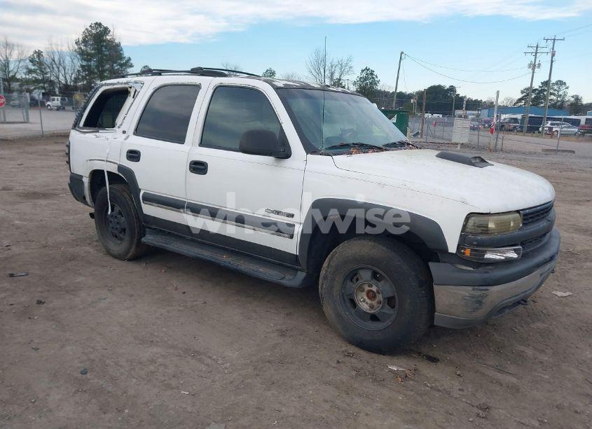 2002 Chevrolet Tahoe LS (VIN 1GNEK13V22R157077) main photo
