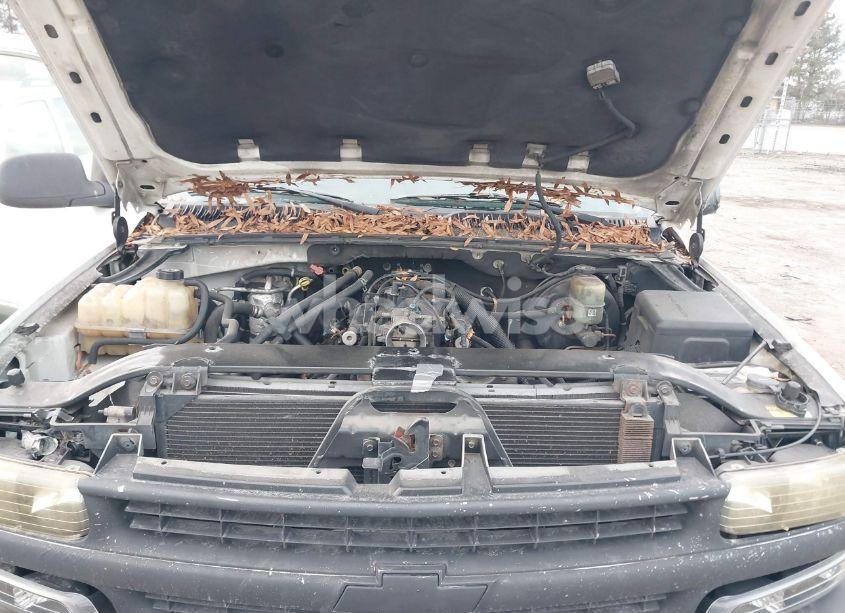 Photo 10 of 2002 Chevrolet Tahoe LS (VIN 1GNEK13V22R157077)