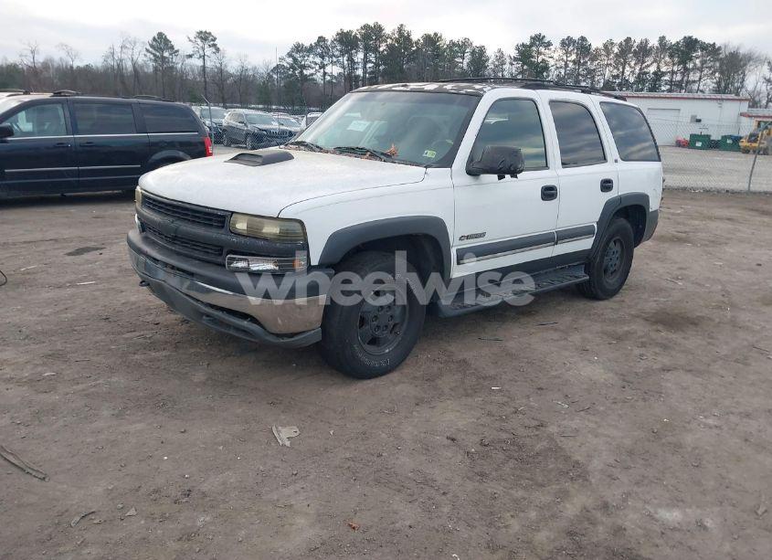 Photo 2 of 2002 Chevrolet Tahoe LS (VIN 1GNEK13V22R157077)