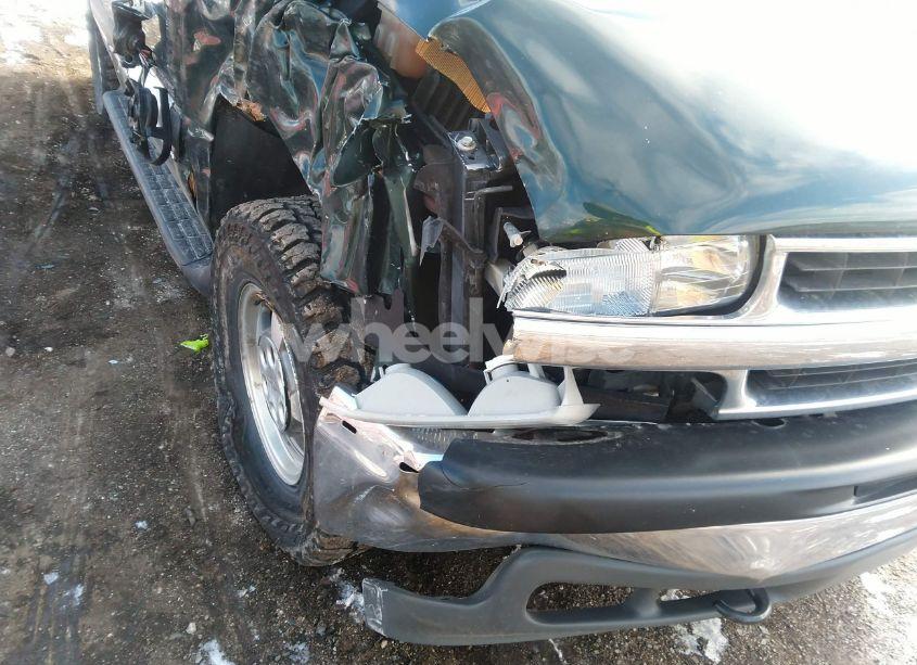 Photo 12 of 2003 Chevrolet Tahoe LS (VIN 1GNEK13V33J215889)