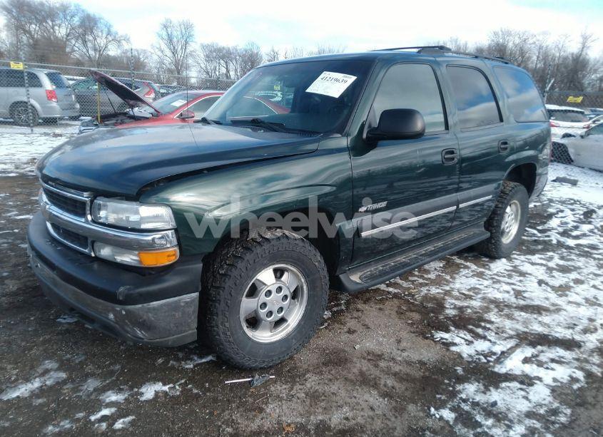 Photo 2 of 2003 Chevrolet Tahoe LS (VIN 1GNEK13V33J215889)