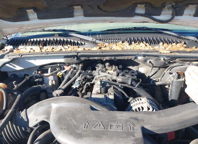 Photo 10 of 2003 Chevrolet Tahoe LS (VIN 1GNEK13V43R182371)