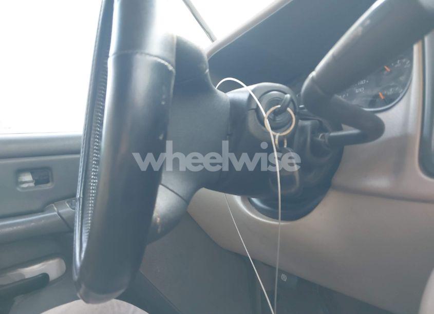 Photo 11 of 2003 Chevrolet Tahoe LS (VIN 1GNEK13V43R182371)