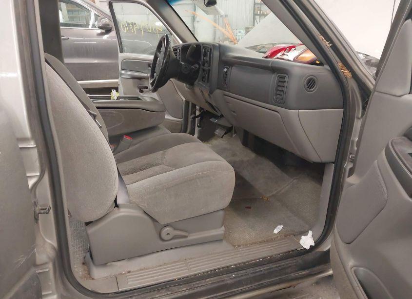 Photo 5 of 2003 Chevrolet Tahoe LS (VIN 1GNEK13V53J288181)