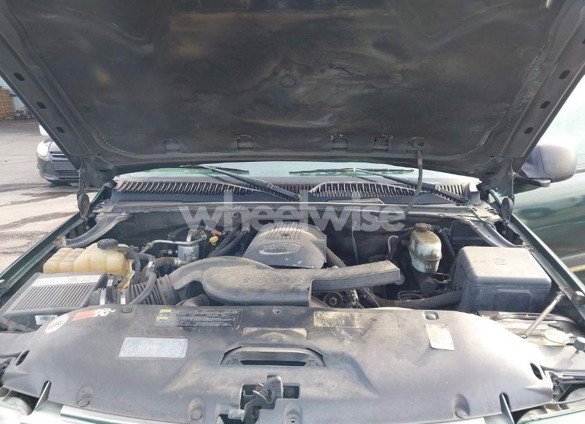 Photo 10 of 2004 Chevrolet Tahoe LS (VIN 1GNEK13V74R258022)