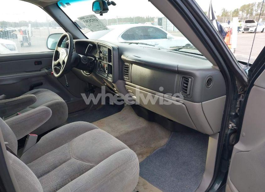 Photo 5 of 2004 Chevrolet Tahoe LS (VIN 1GNEK13V74R258022)