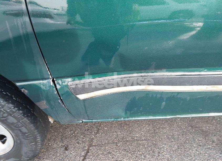 Photo 6 of 2004 Chevrolet Tahoe LS (VIN 1GNEK13V74R258022)