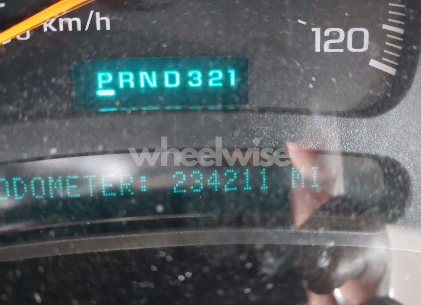 Photo 7 of 2004 Chevrolet Tahoe LS (VIN 1GNEK13V74R258022)