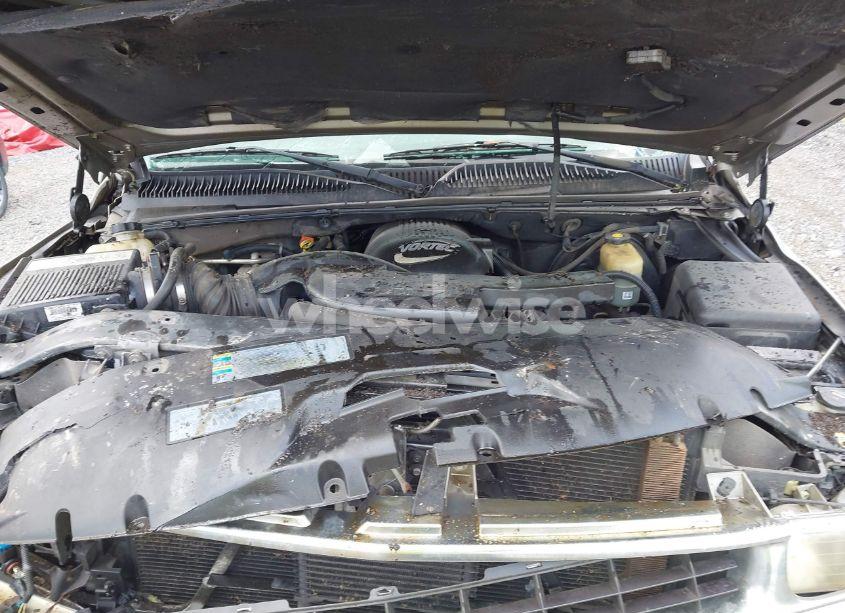 Photo 10 of 2002 Chevrolet Tahoe LT (VIN 1GNEK13Z02J166605)