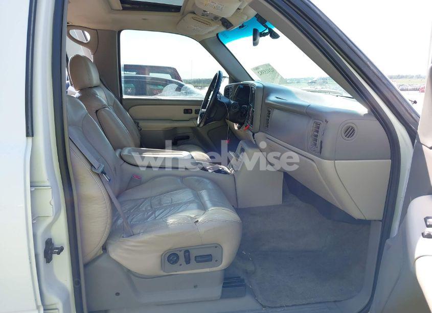 Photo 5 of 2002 Chevrolet Tahoe LT (VIN 1GNEK13Z02J222686)