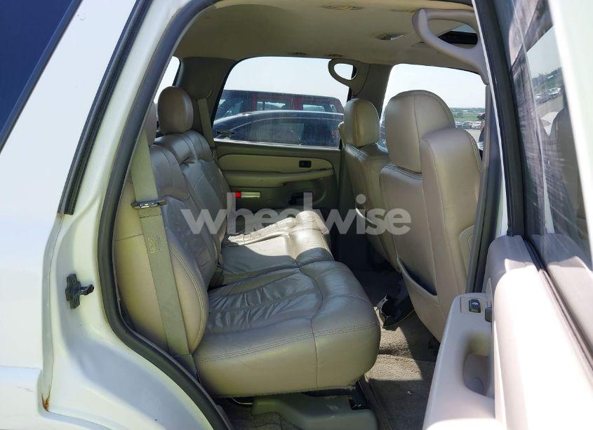 Photo 8 of 2002 Chevrolet Tahoe LT (VIN 1GNEK13Z02J222686)