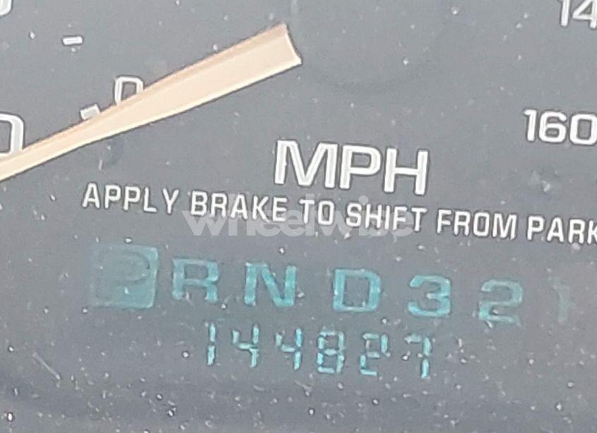 Photo 7 of 2002 Chevrolet Tahoe LT (VIN 1GNEK13Z02J225944)