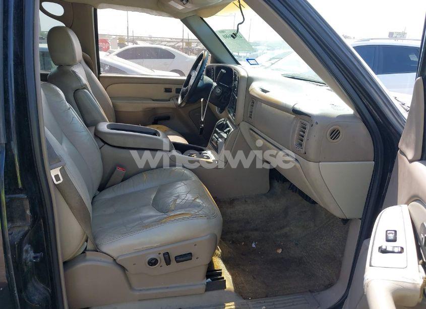 Photo 5 of 2003 Chevrolet Tahoe LT (VIN 1GNEK13Z03J140250)