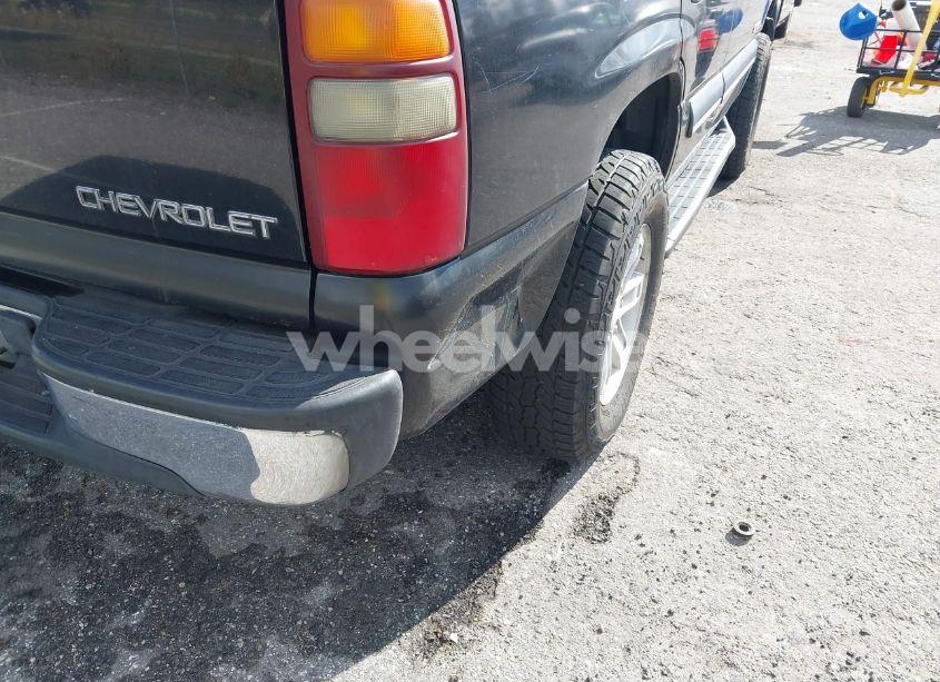 Photo 6 of 2003 Chevrolet Tahoe LT (VIN 1GNEK13Z03J214623)