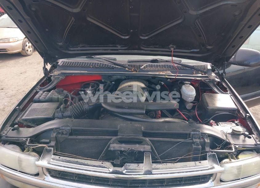 Photo 10 of 2003 Chevrolet Tahoe LT (VIN 1GNEK13Z03R314206)