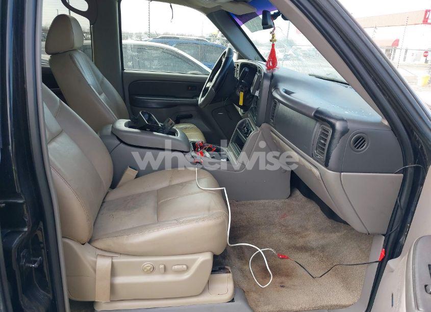 Photo 5 of 2003 Chevrolet Tahoe LT (VIN 1GNEK13Z03R314206)