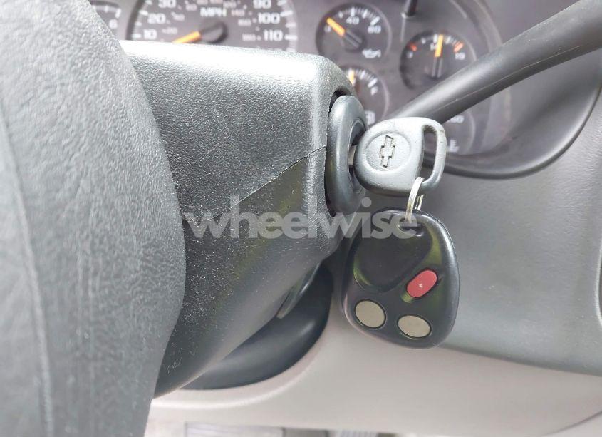 Photo 11 of 2004 Chevrolet Tahoe LS (VIN 1GNEK13Z04J271034)