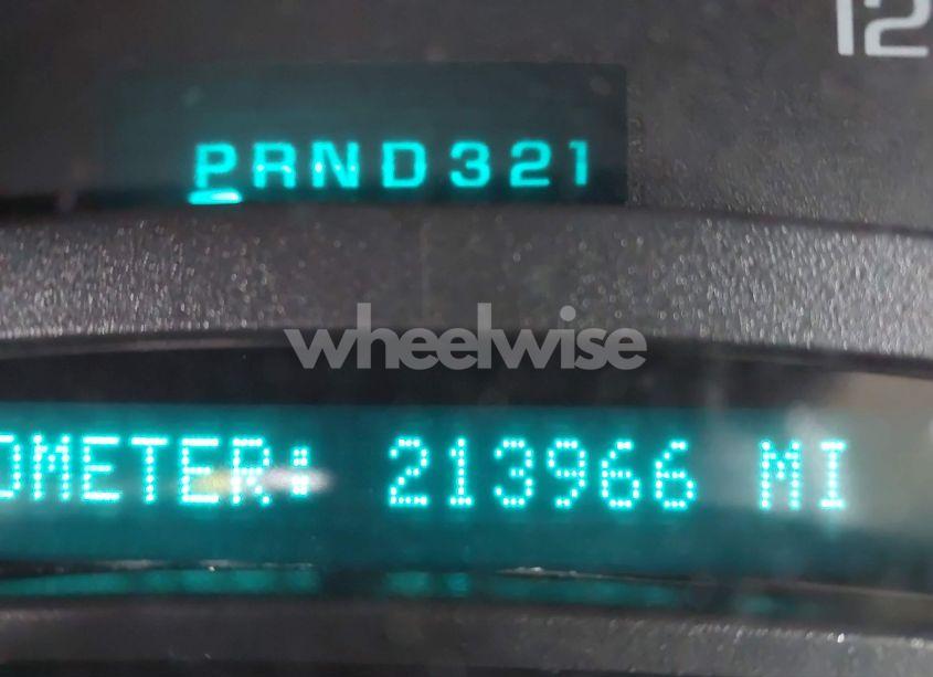 Photo 15 of 2004 Chevrolet Tahoe LS (VIN 1GNEK13Z04J271034)