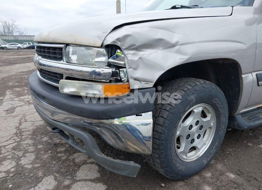 Photo 6 of 2004 Chevrolet Tahoe LS (VIN 1GNEK13Z04J271034)