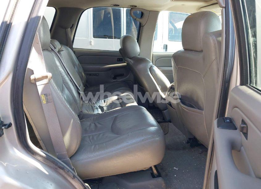 Photo 8 of 2004 Chevrolet Tahoe LT (VIN 1GNEK13Z04R117702)