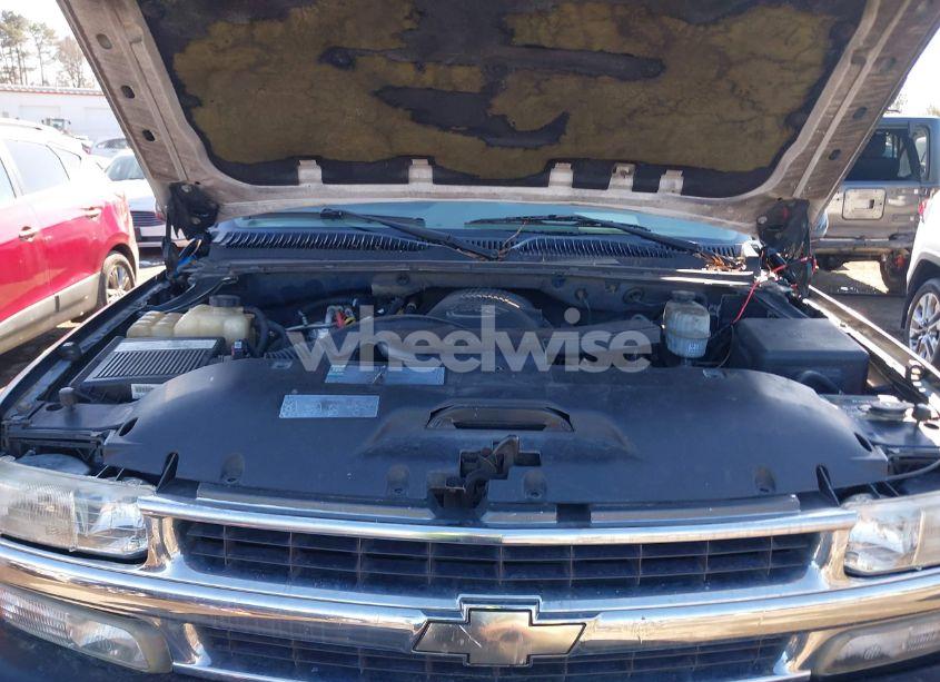Photo 10 of 2004 Chevrolet Tahoe LT (VIN 1GNEK13Z04R130613)