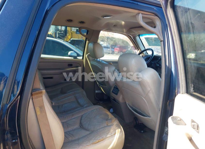 Photo 8 of 2004 Chevrolet Tahoe LT (VIN 1GNEK13Z04R130613)