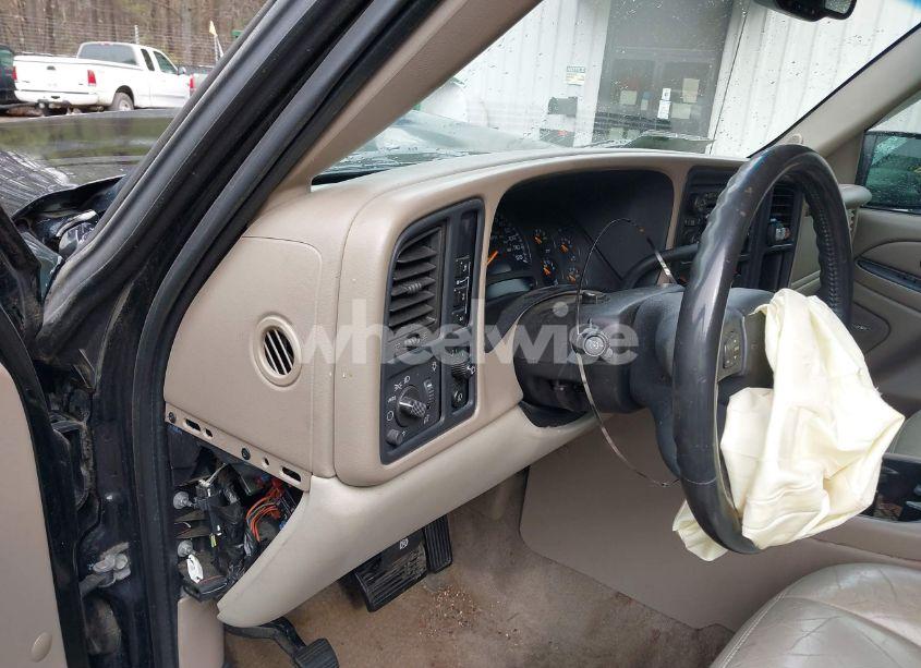 Photo 7 of 2004 Chevrolet Tahoe LT (VIN 1GNEK13Z04R252744)