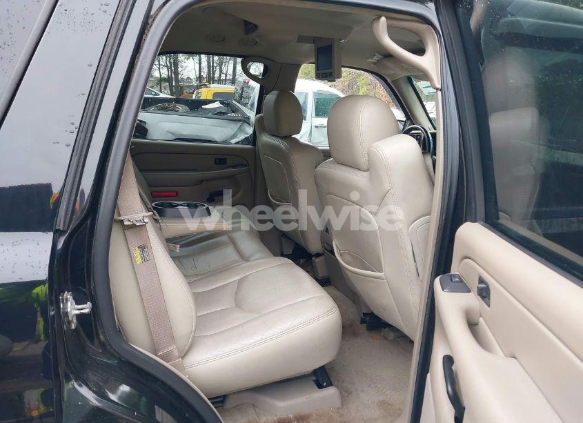 Photo 8 of 2004 Chevrolet Tahoe LT (VIN 1GNEK13Z04R252744)